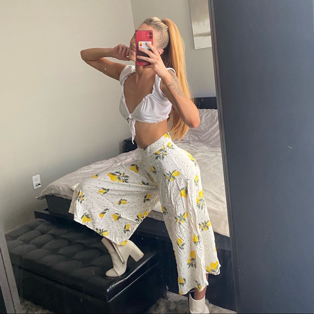 Flowy girly lemon flare pants